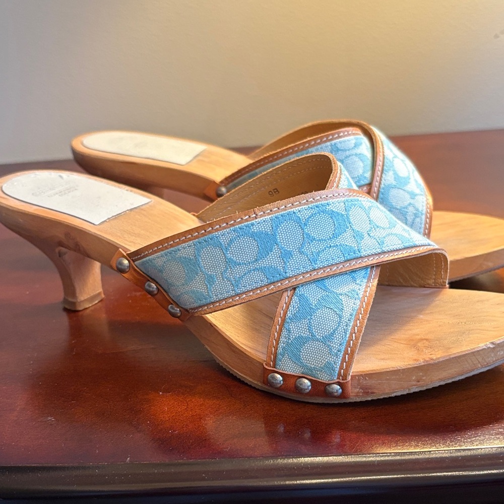 Women's Blue Coach Sharon sandal with wooden heel size 9M - Picture 2 of 4
